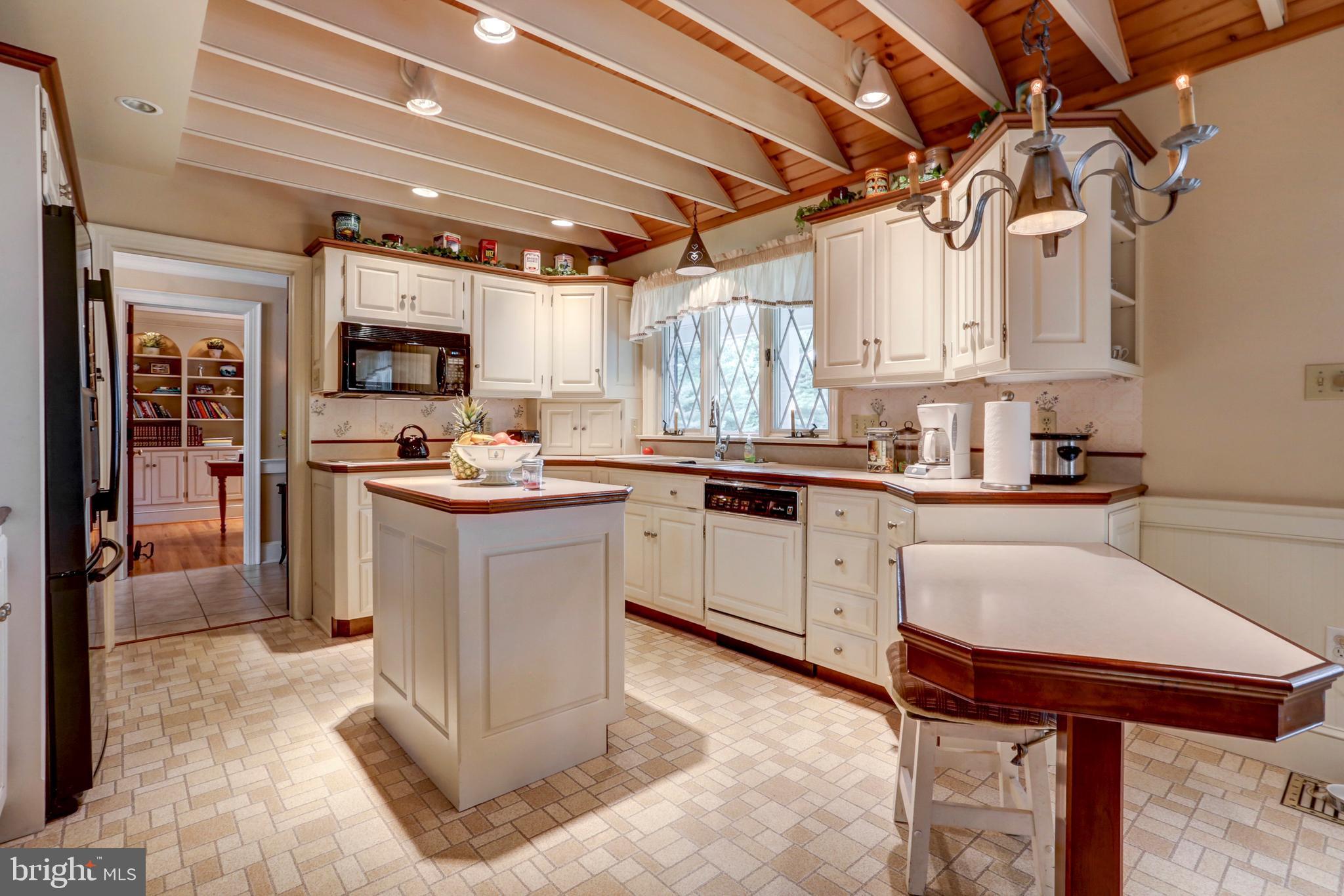 800 Willow Road Lancaster, PA 17601 - Photo 16 of 55 Kitchen
