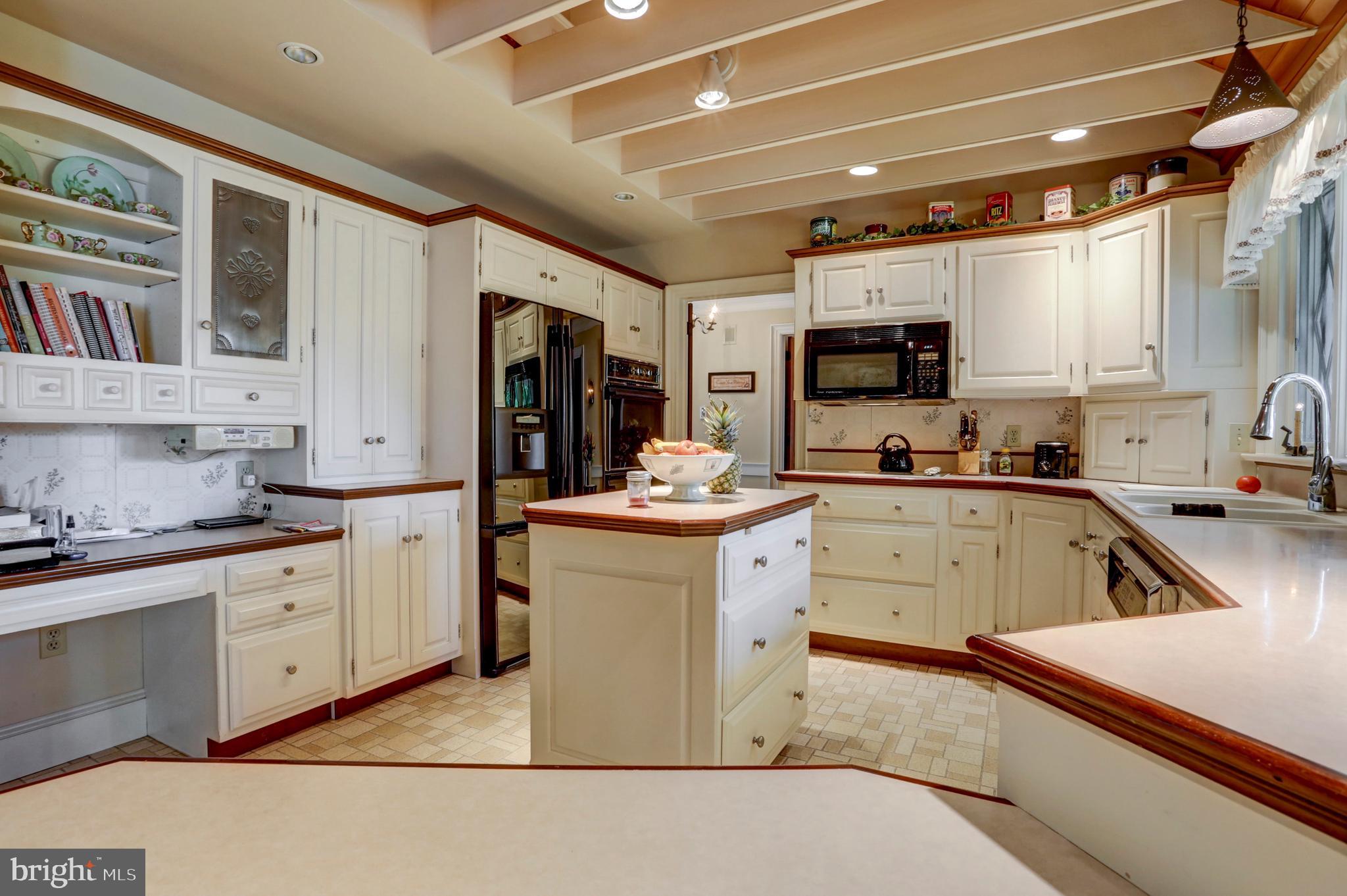 800 Willow Road Lancaster, PA 17601 - Photo 17 of 55 Kitchen
