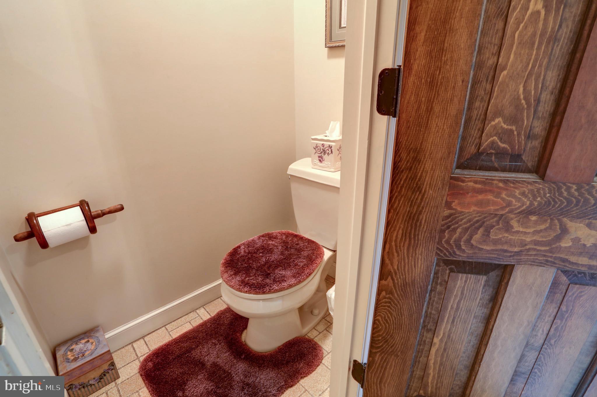 800 Willow Road Lancaster, PA 17601 - Photo 25 of 55 Half Bathroom