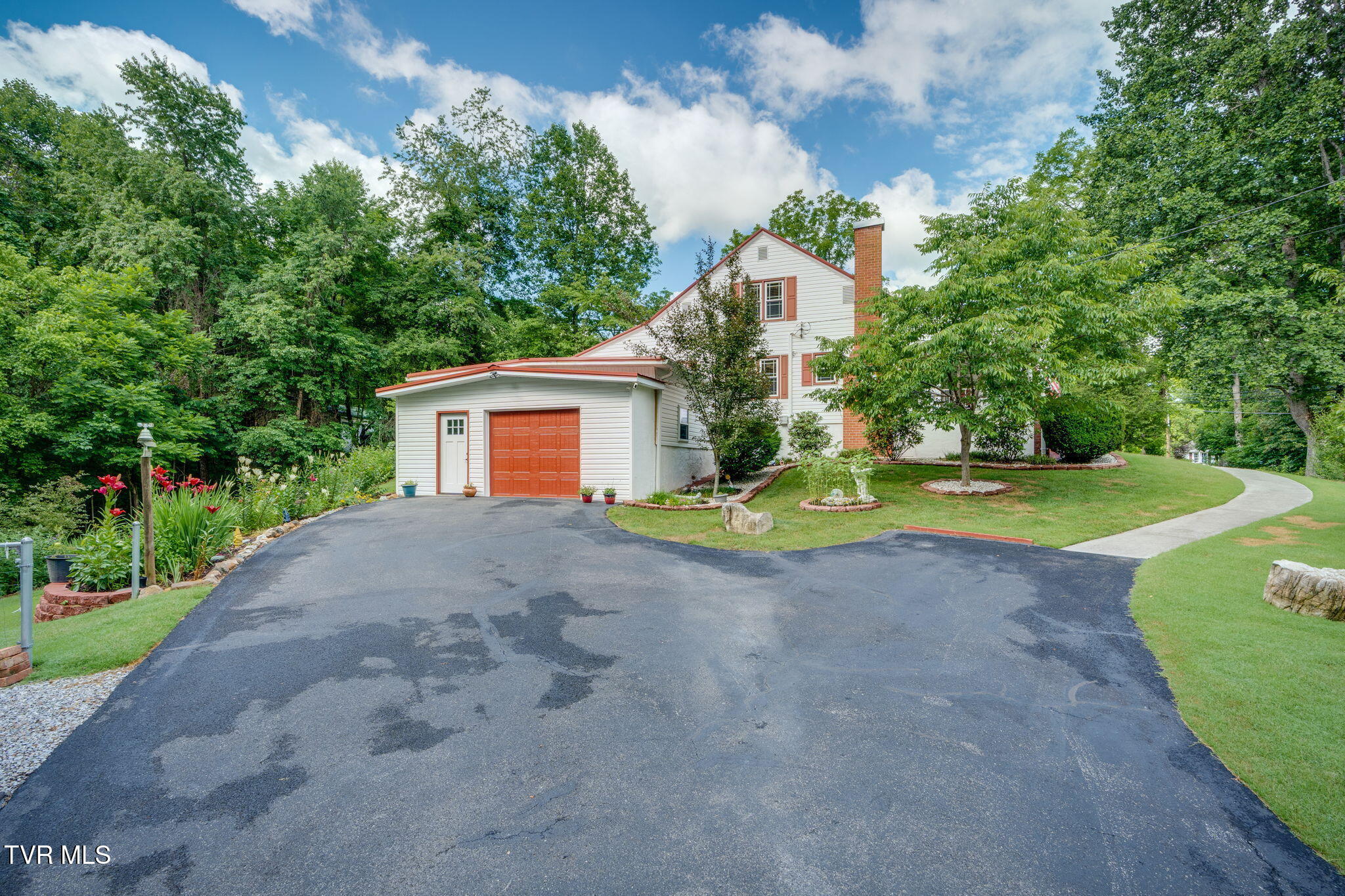 1384 Walnut Grove Road Bluff City, TN 37618 - Photo 28 of 43 028