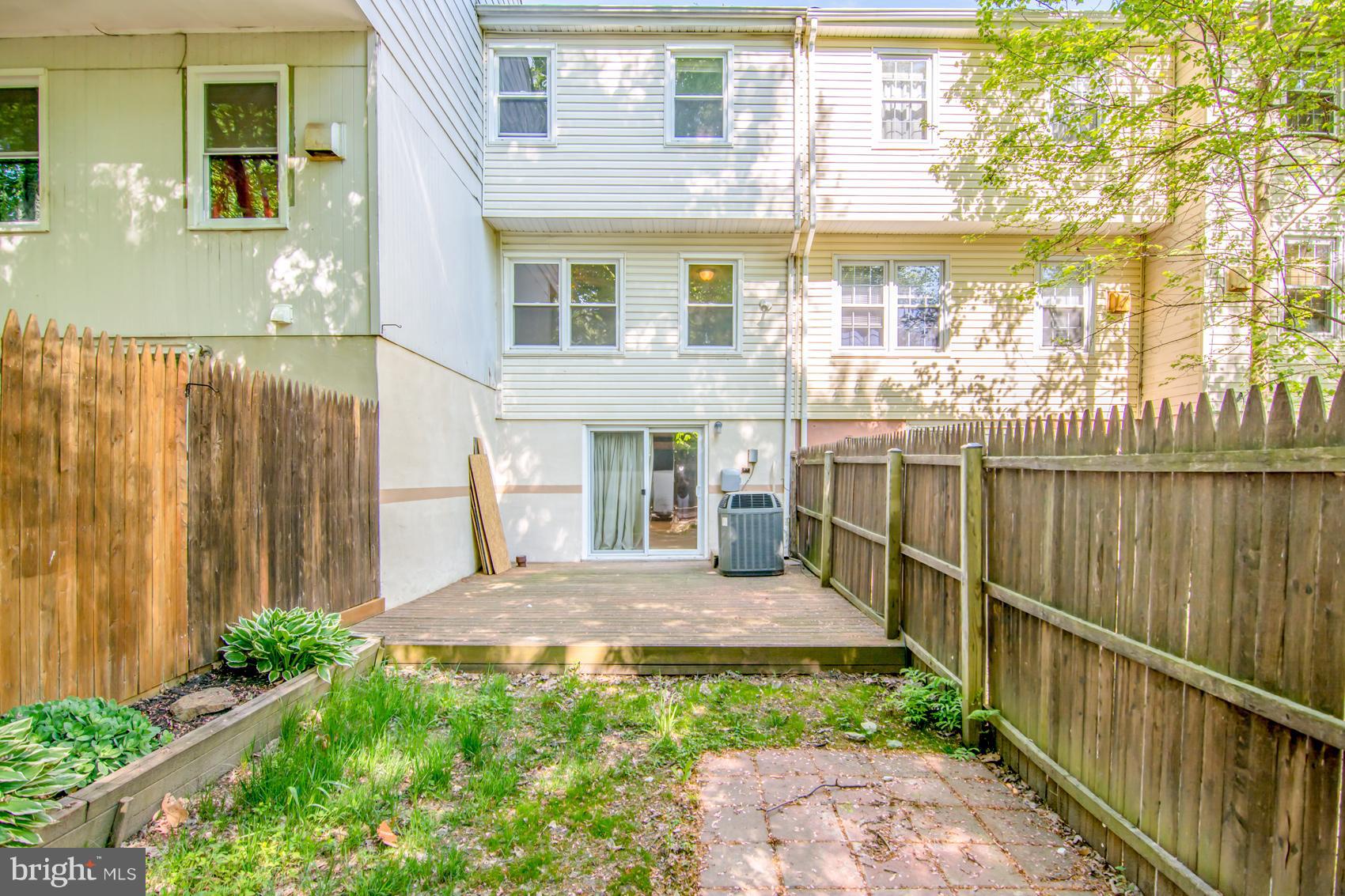 16 Rothamel Court Baltimore, MD 21236 - Photo 23 of 24 Exterior (Rear)