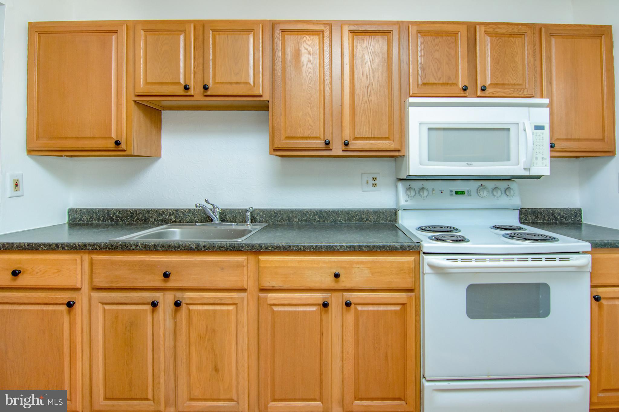 16 Rothamel Court Baltimore, MD 21236 - Photo 6 of 24 Kitchen