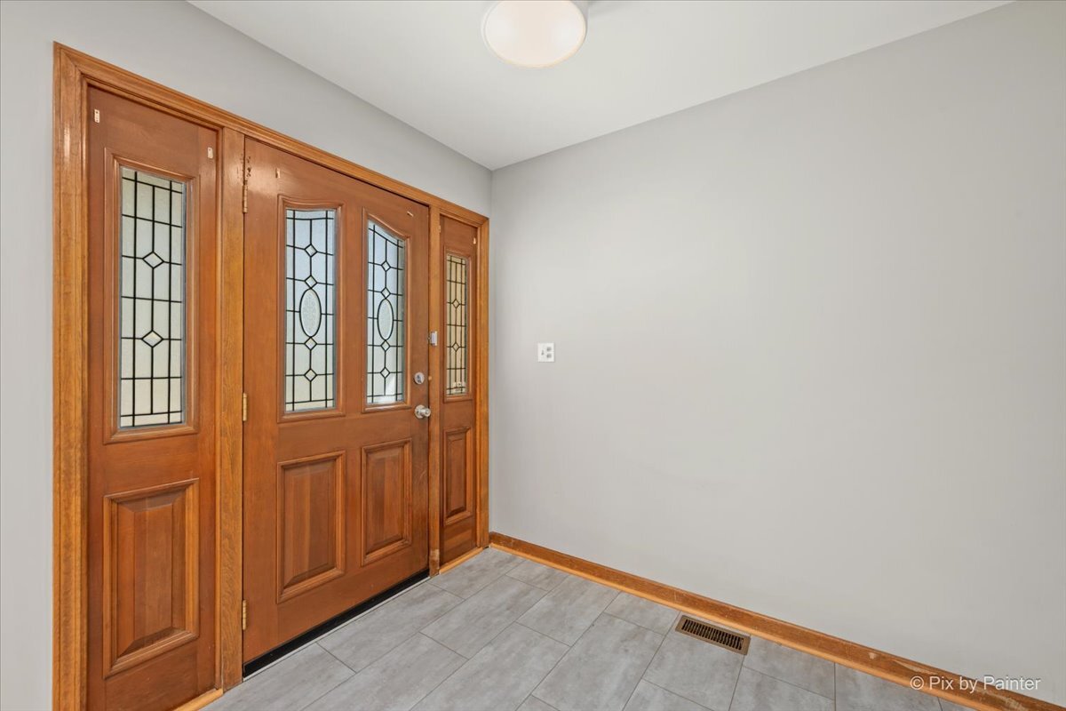 1305 Sequoia Road Naperville, IL 60540 - Photo 3 of 51 Gallery Image 3