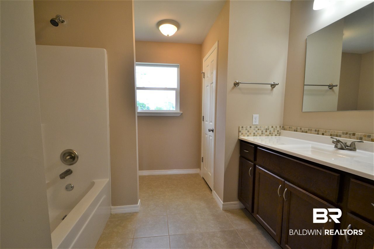 122 Eagle's Loop Robertsdale, AL 36567 - Photo 9 of 11