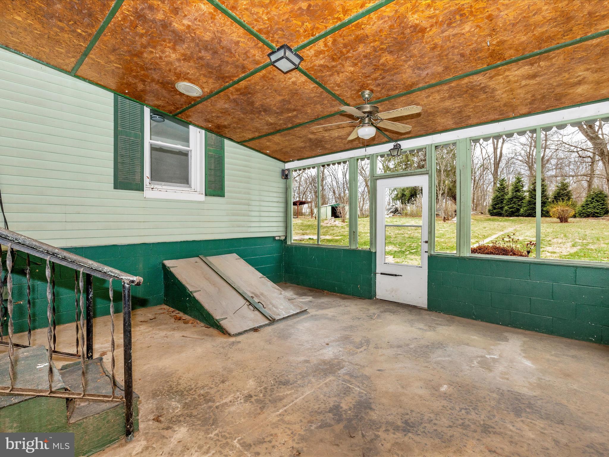 9732 Garis Shop Road Hagerstown, MD 21740 - Photo 32 of 89 Sun Room