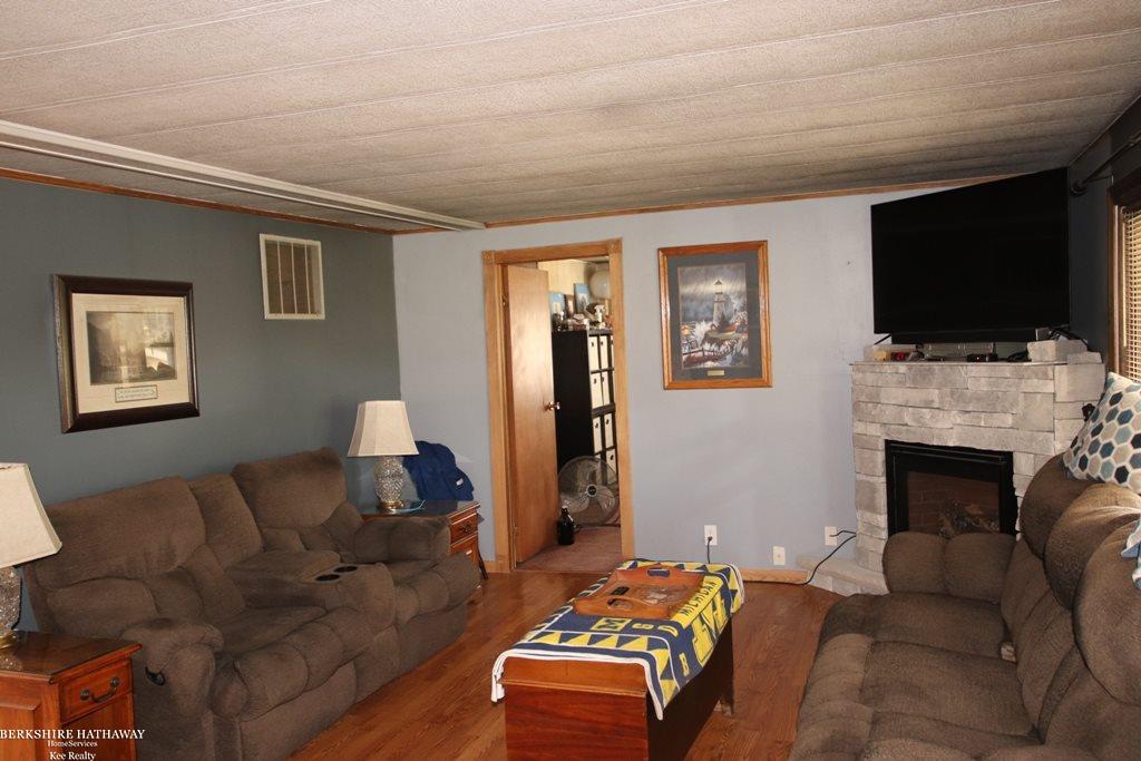5053 Davis Road St. Clair, MI 48079 - Photo 3 of 32 50020577-2.JPG