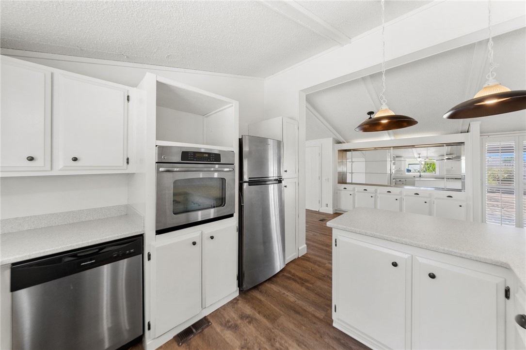 24386 Cornstalk Road Wildomar, CA 92595 - Photo 11 of 55 Gallery Image 11