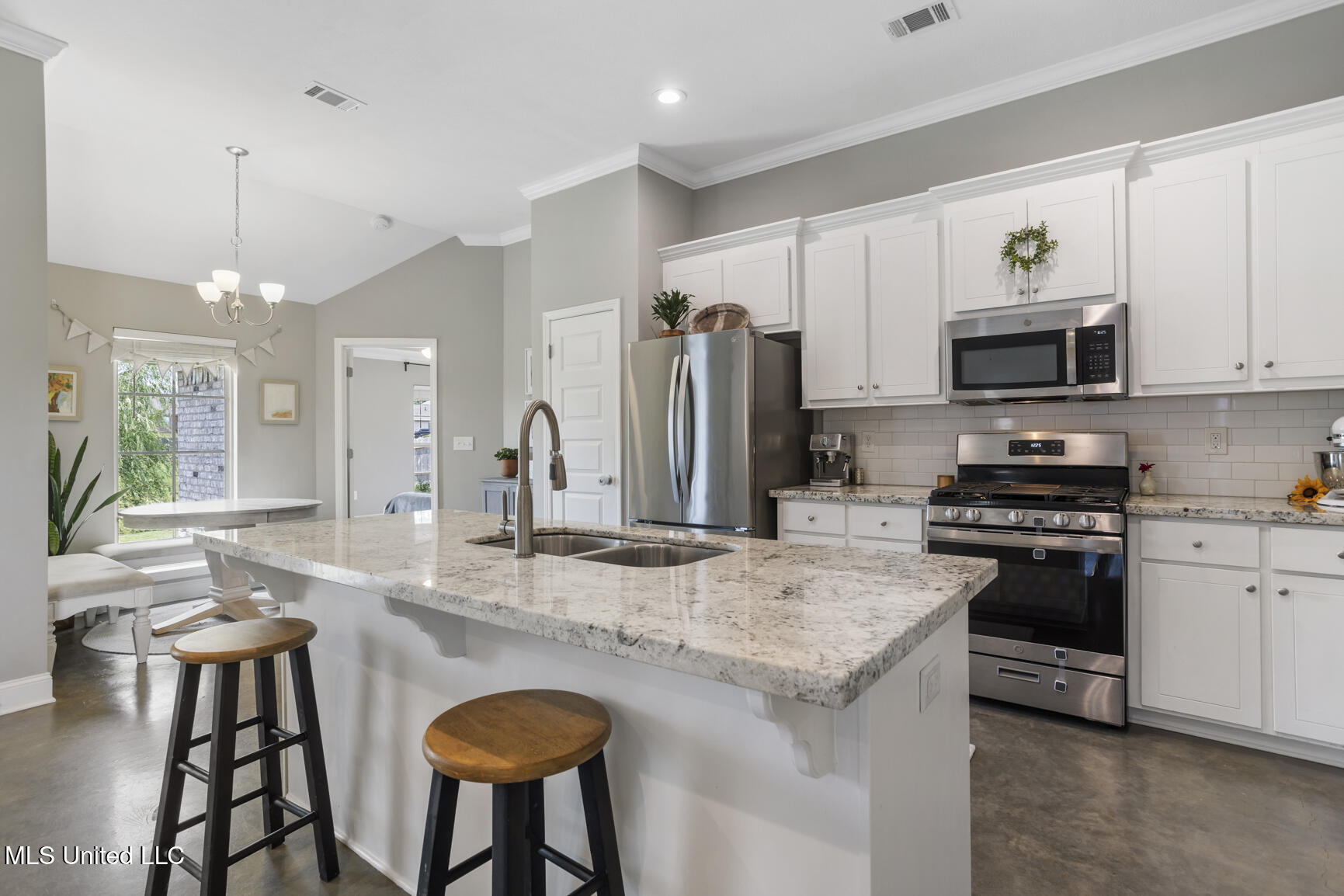 1202 Addison Ln-9