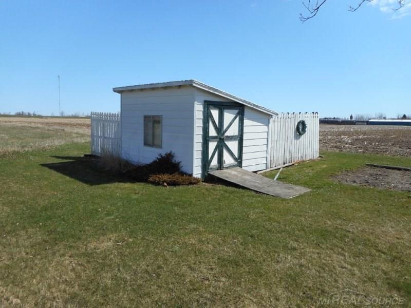 1899 East Deckerville Road Deckerville, MI 48427 - Photo 3 of 4 31239794-2.JPG