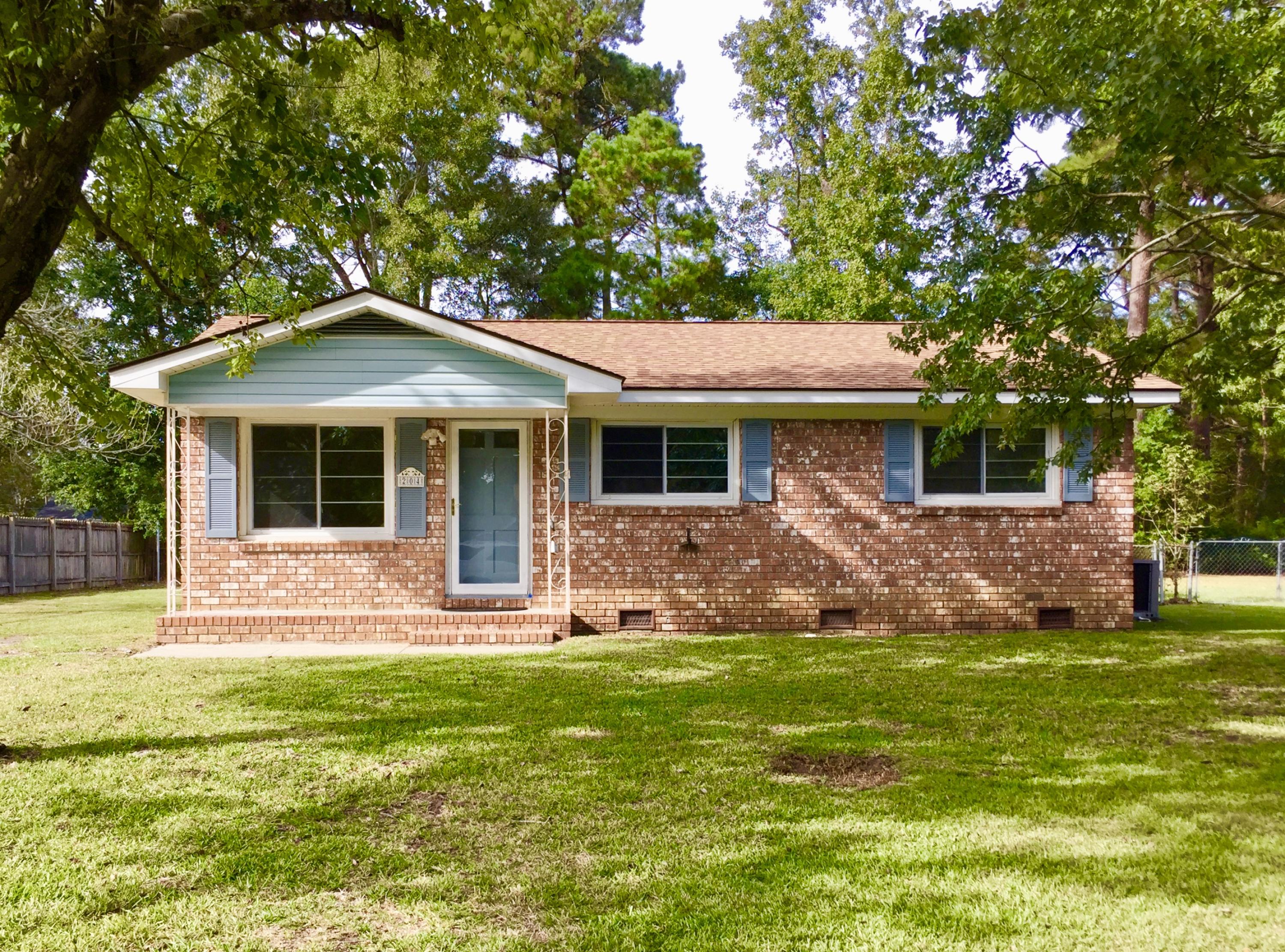 204 Farm Road Goose Creek, SC 29445 - Photo 1 of 27 fullsizeoutput_8d3