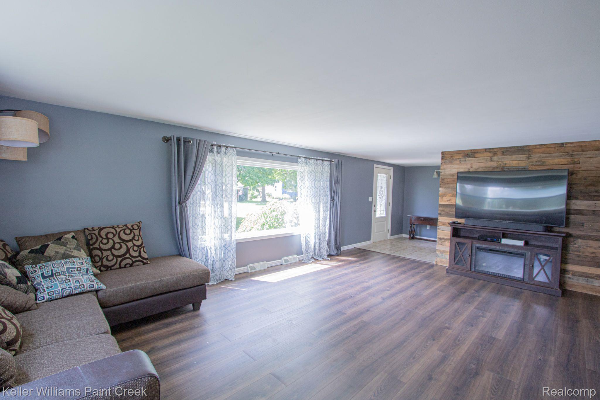 6604 Jefferson Road North Branch, MI 48461 - Photo 4 of 38