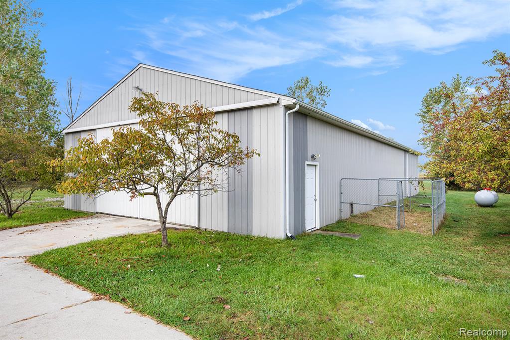 5489 Cade Road Imlay City, MI 48444 - Photo 3 of 29