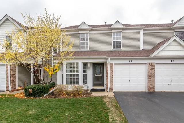 $2,750 | 23 Carey Lane, Streamwood, IL 60107