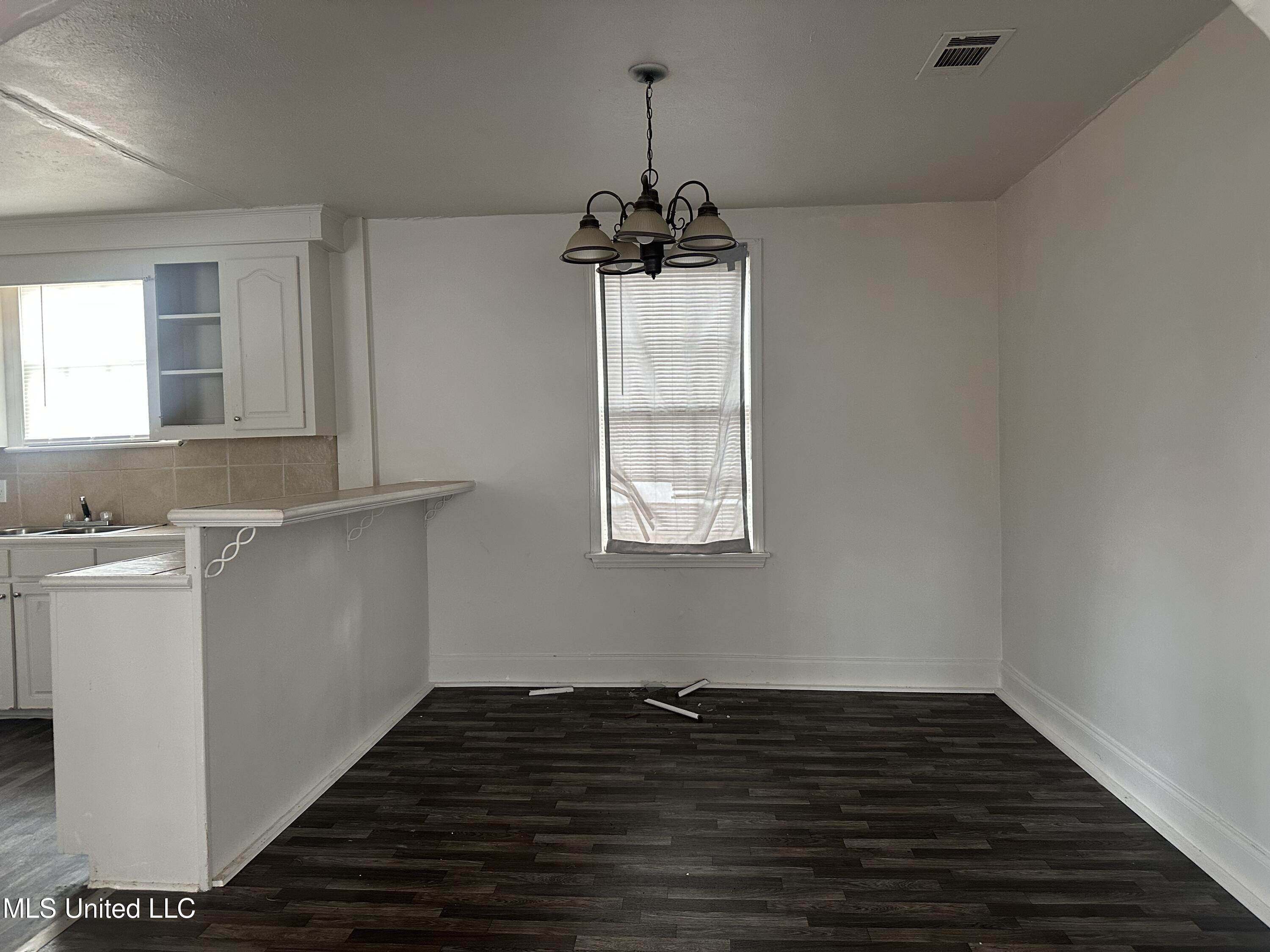 4413 Dixie Drive Jackson, MS 39209 - Photo 13 of 43 IMG_8014
