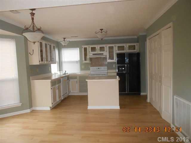 9609 Marshbrooke Road Matthews, NC 28105 - Photo 3 of 10 Gallery Image 3