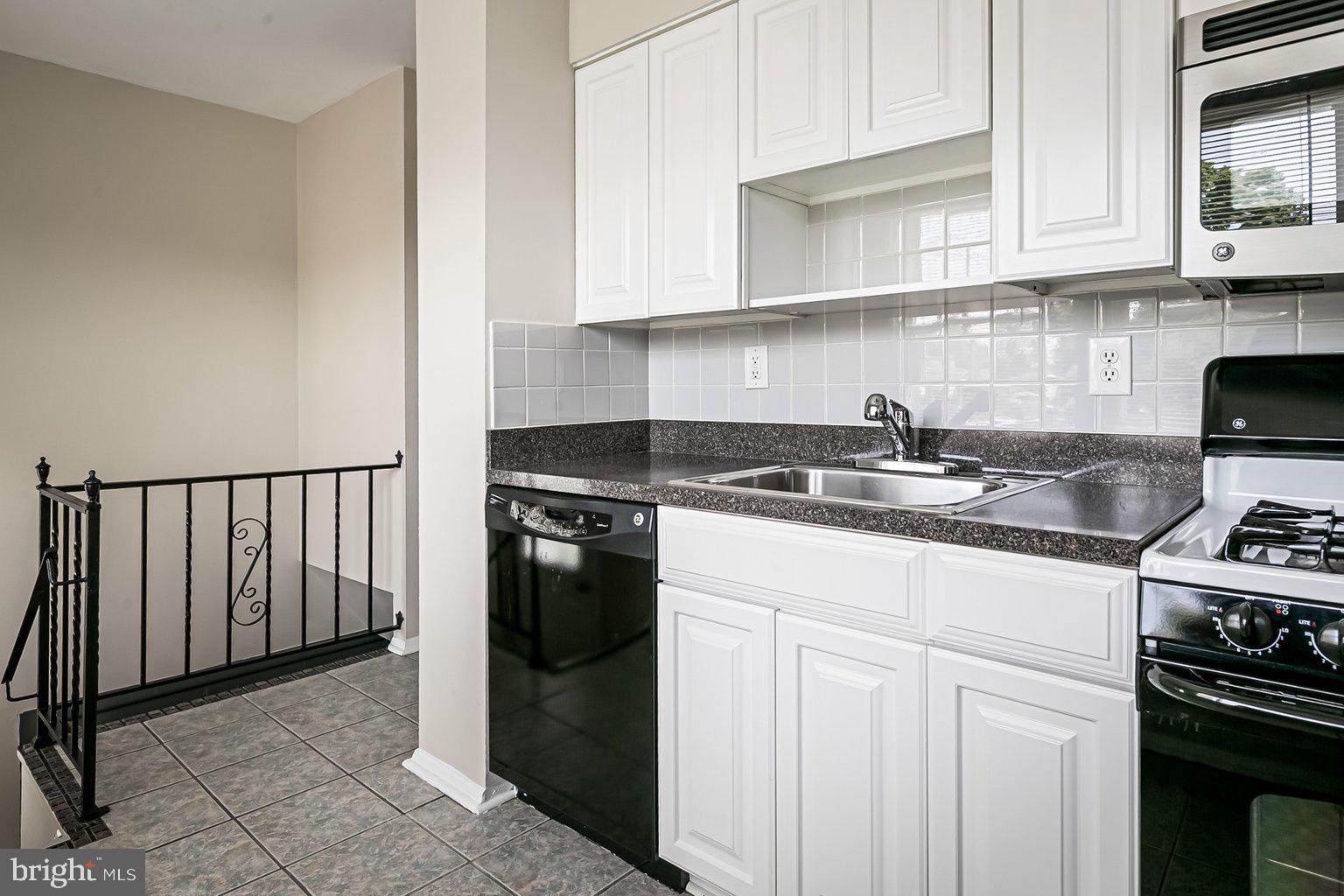 202 Cove Road Essex, MD 21221 - Photo 9 of 24 Kitchen