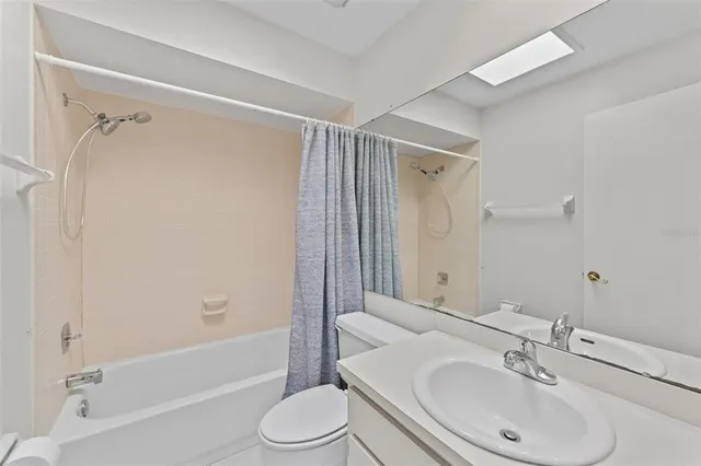 $244,900 | 15233 West Pond Woods Drive, Unit 404, Tampa, FL 33618