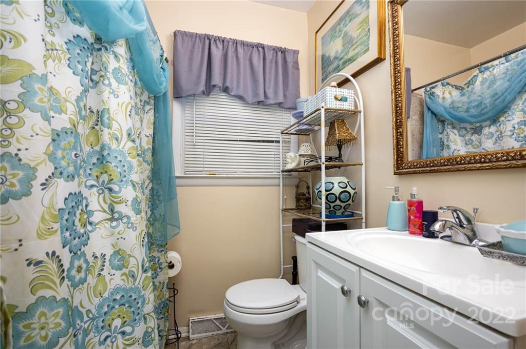 4108 Colebrook Road Charlotte, NC 28215 - Photo 20 of 32 Gallery Image 20