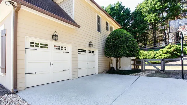 $769,900 | 4010 Rockingham Drive, Roswell, GA 30075