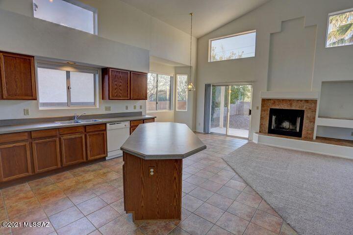 8158 East Quartz Ridge Drive Tucson, AZ 85715 - Photo 9 of 35
