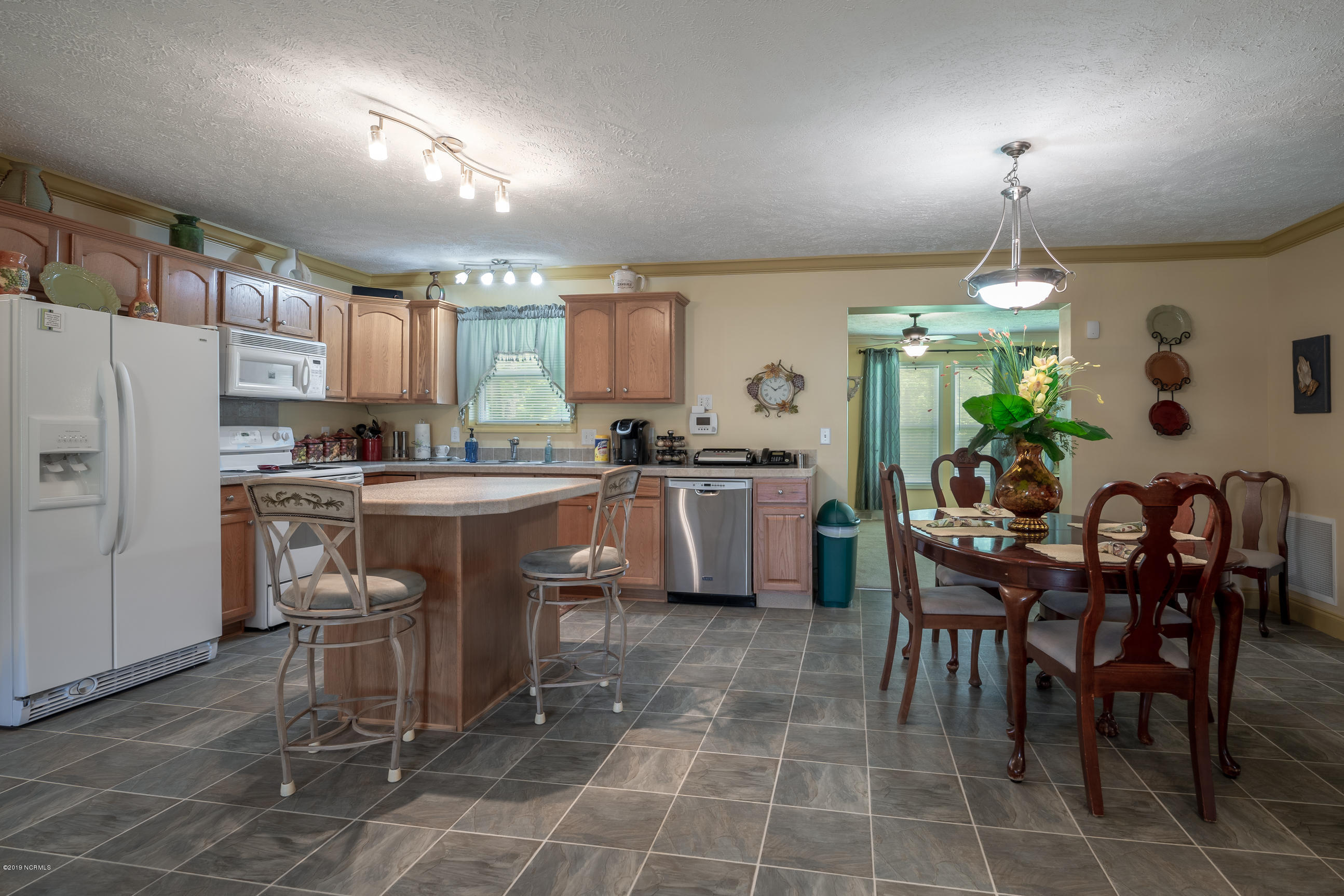 291 Colonial Landing Road Southeast Bolivia, NC 28422 - Photo 2 of 31 Kitchen
