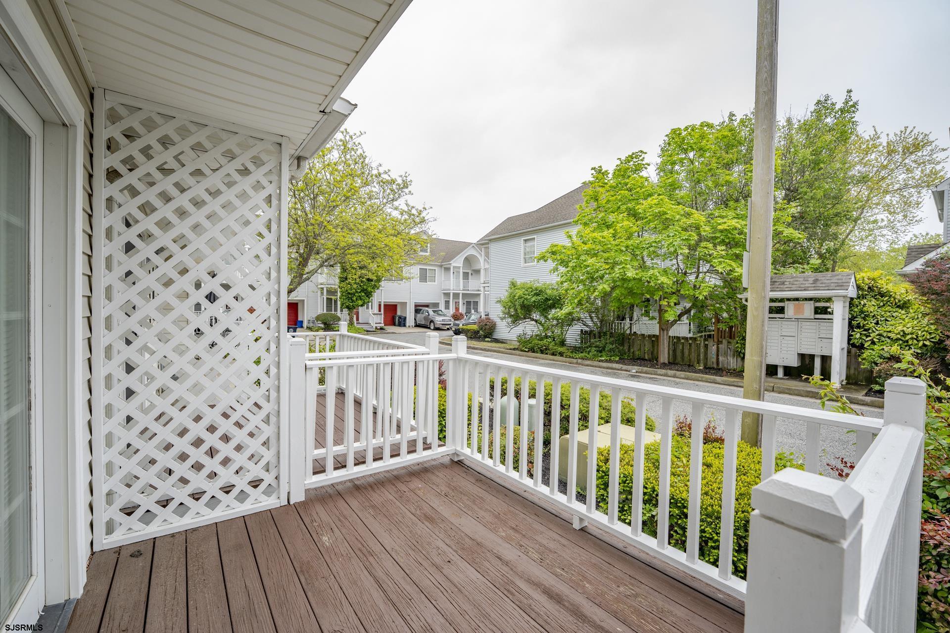 19 Clipper Court Atlantic City, NJ 08401 - Photo 25 of 53 a view of balcony with furniture