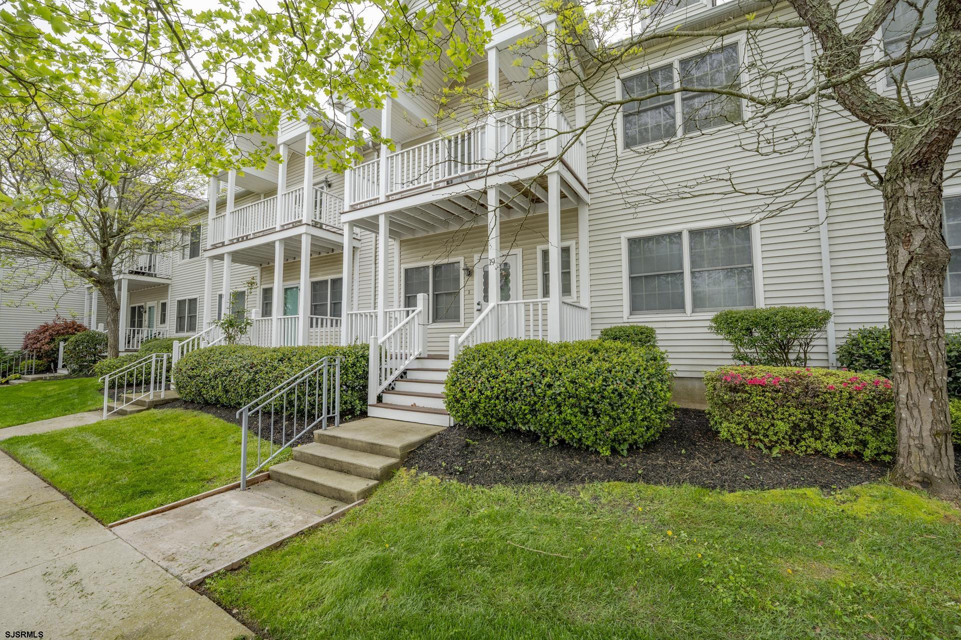 19 Clipper Court Atlantic City, NJ 08401 - Photo 35 of 53 front view of a house with a yard