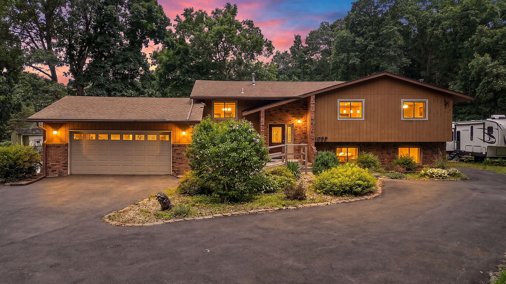 1089 North 200 West Chesterton, IN 46304 - Photo 1 of 50 2048x1152