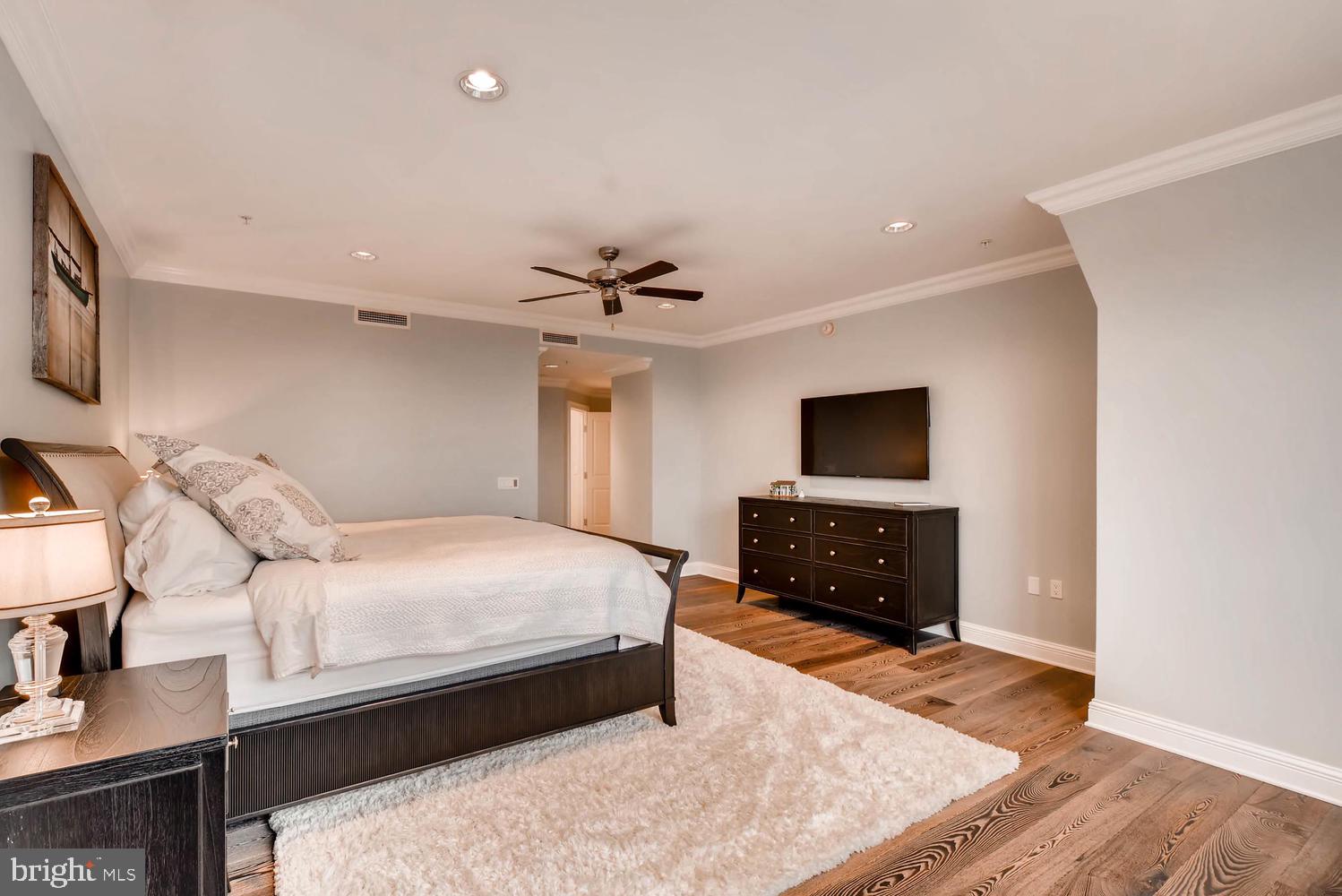 801 Key Highway, Unit P57 Baltimore, MD 21230 - Photo 15 of 32