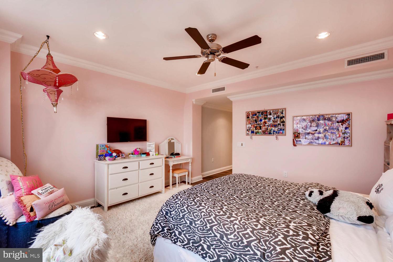 801 Key Highway, Unit P57 Baltimore, MD 21230 - Photo 24 of 32