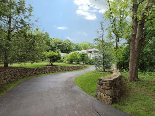 38 Chestnut Hill Road Wilton, CT 06897 - Photo 1 of 1 Gallery Image 1