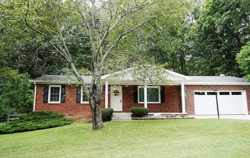 458 Anderson Road Lewisburg, WV 24901 - Photo 1 of 24 Gallery Image 1