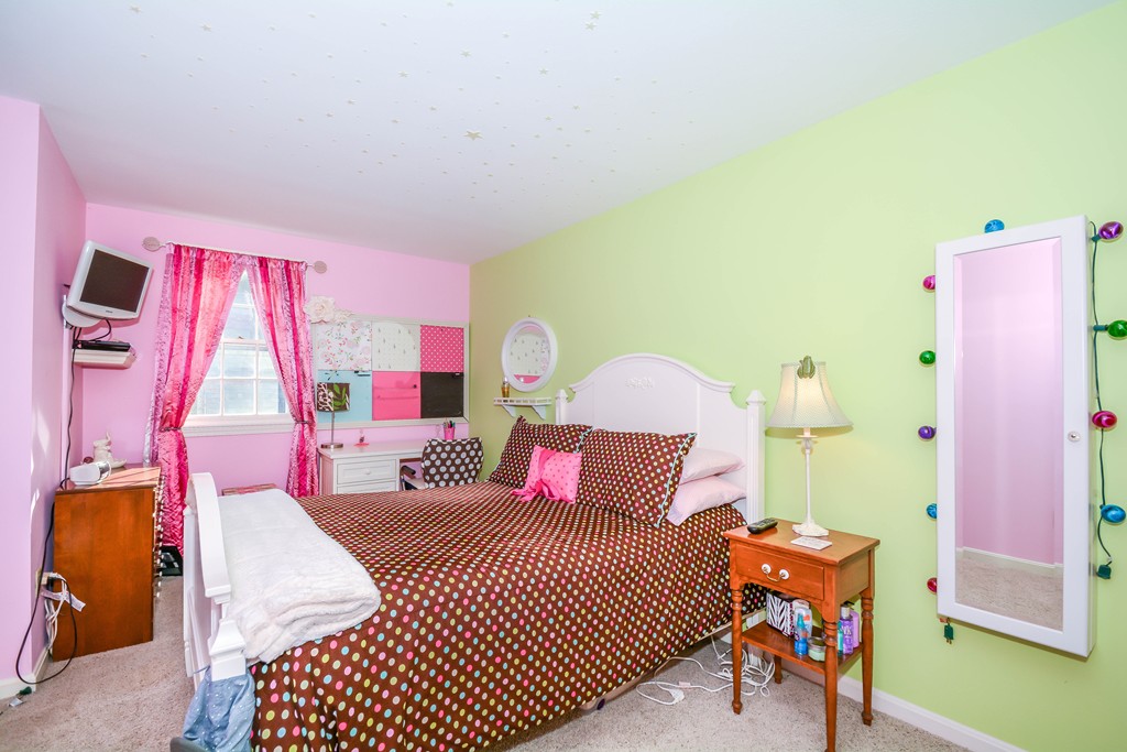 7 Lexington Road Dracut, MA 01826 - Photo 15 of 29 Gallery Image 15