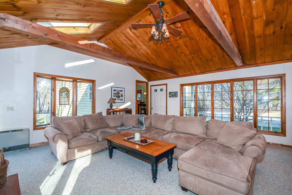 7 Lexington Road Dracut, MA 01826 - Photo 4 of 29 Gallery Image 4