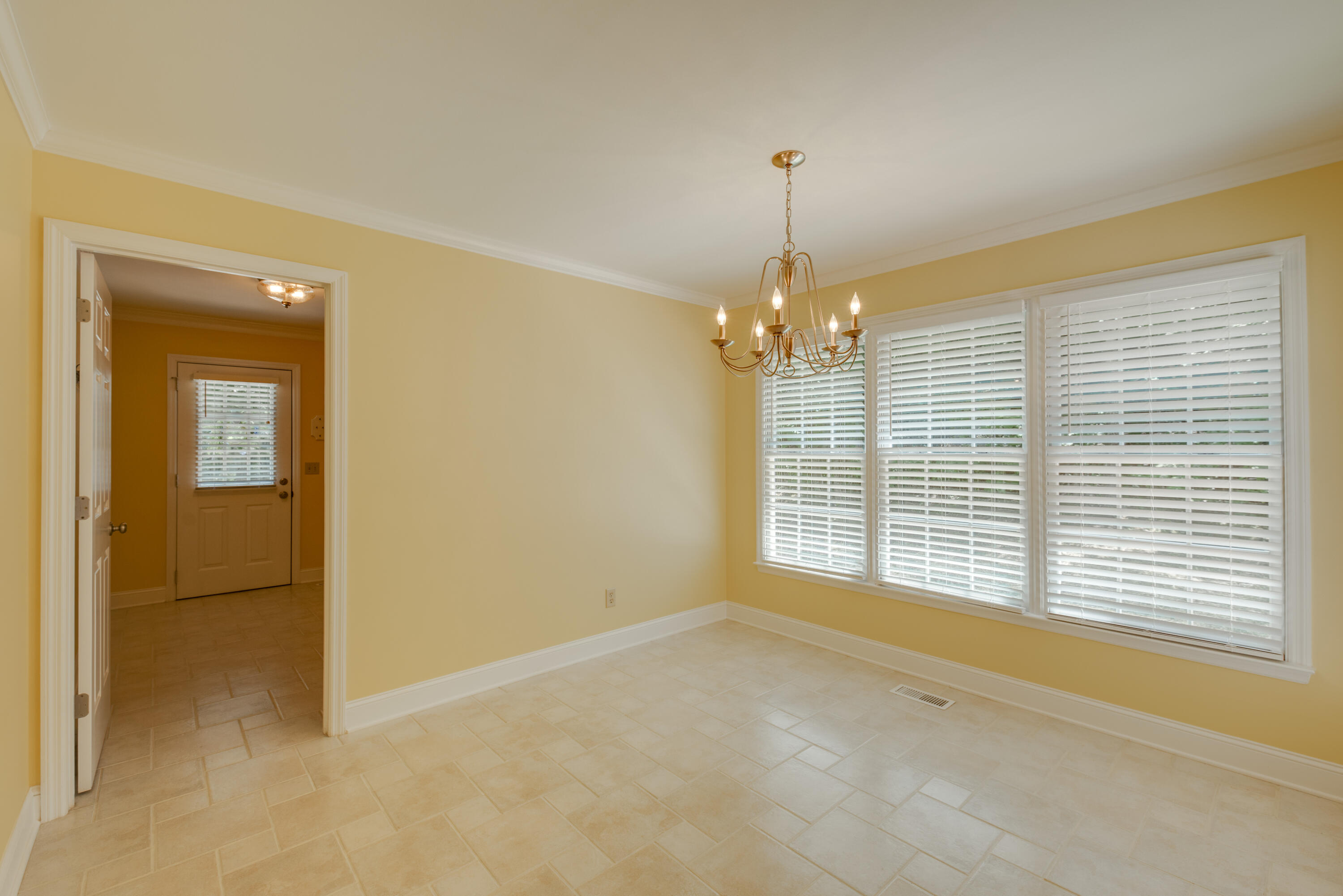 925 Dunsinane Road Signal Mountain, TN 37377 - Photo 12 of 68 11