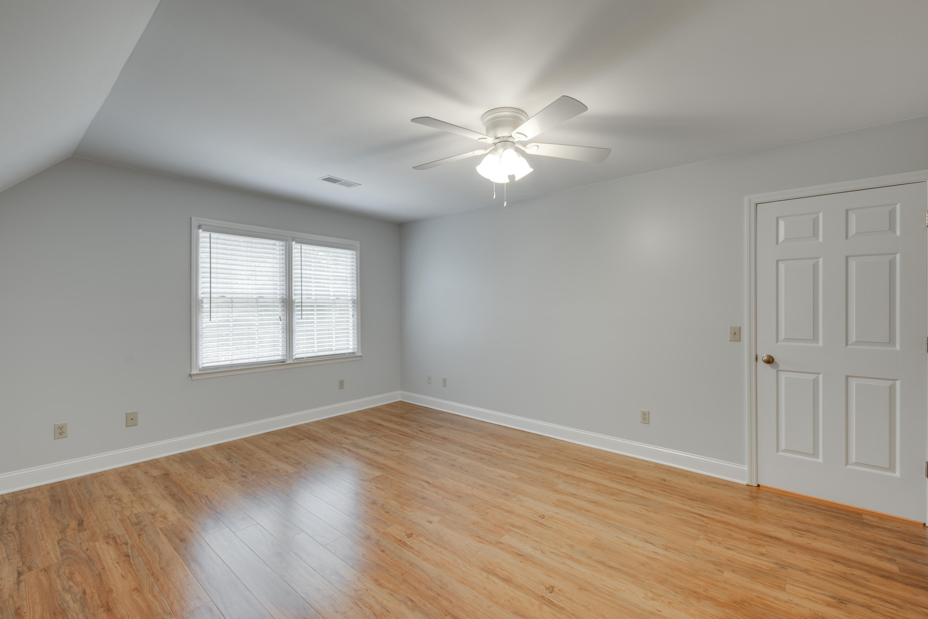 925 Dunsinane Road Signal Mountain, TN 37377 - Photo 38 of 68 35