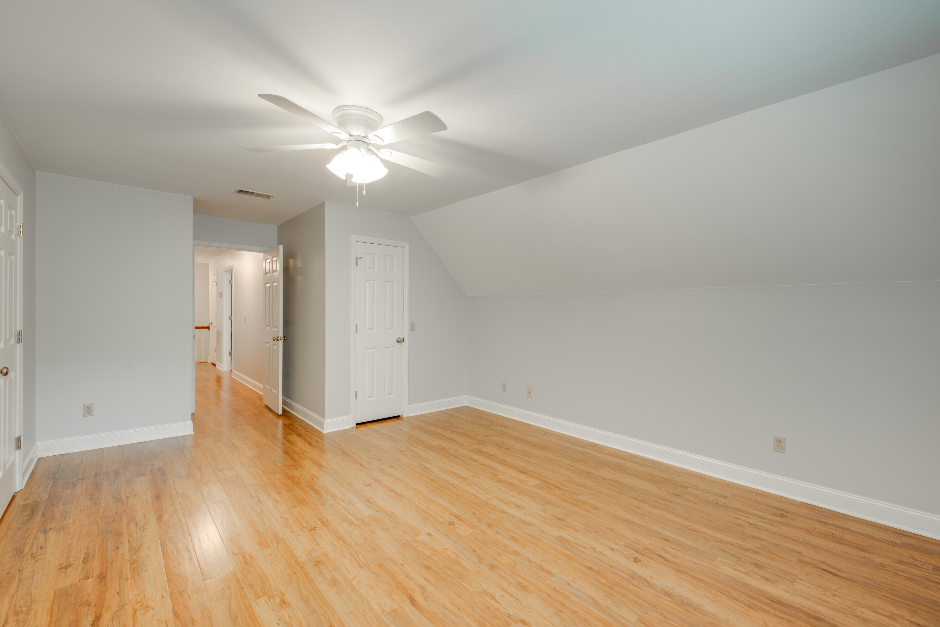 925 Dunsinane Road Signal Mountain, TN 37377 - Photo 39 of 68 36