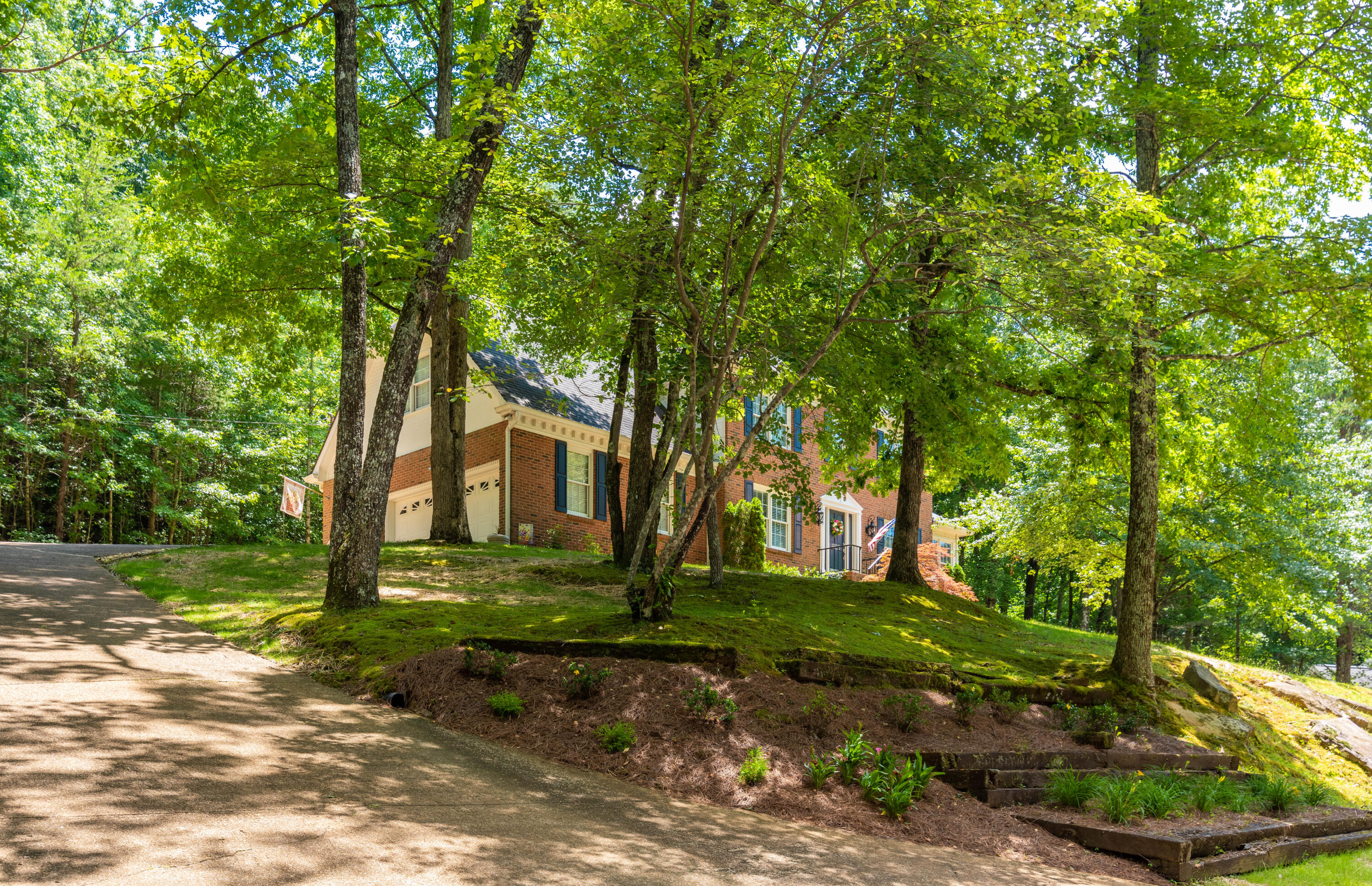 925 Dunsinane Road Signal Mountain, TN 37377 - Photo 55 of 68 51