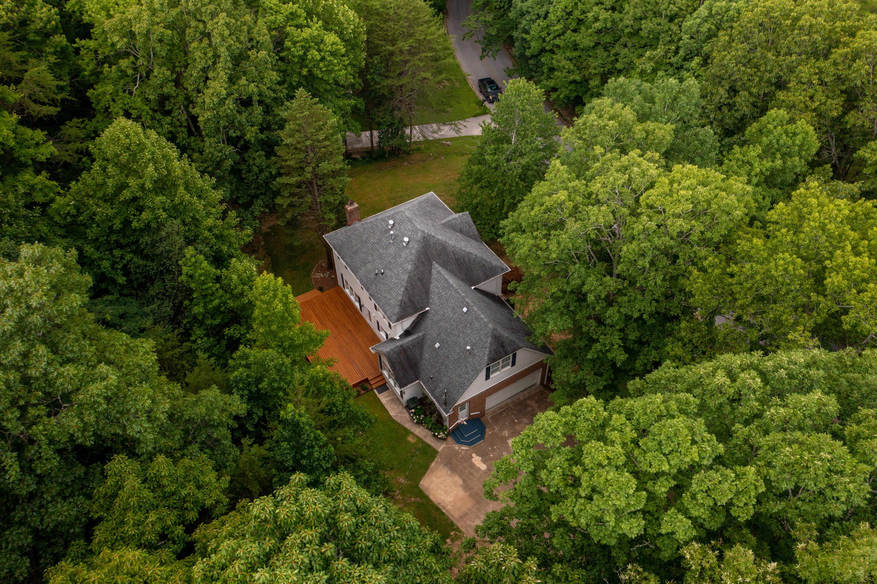925 Dunsinane Road Signal Mountain, TN 37377 - Photo 58 of 68 925 Dunsinane Aerial 11