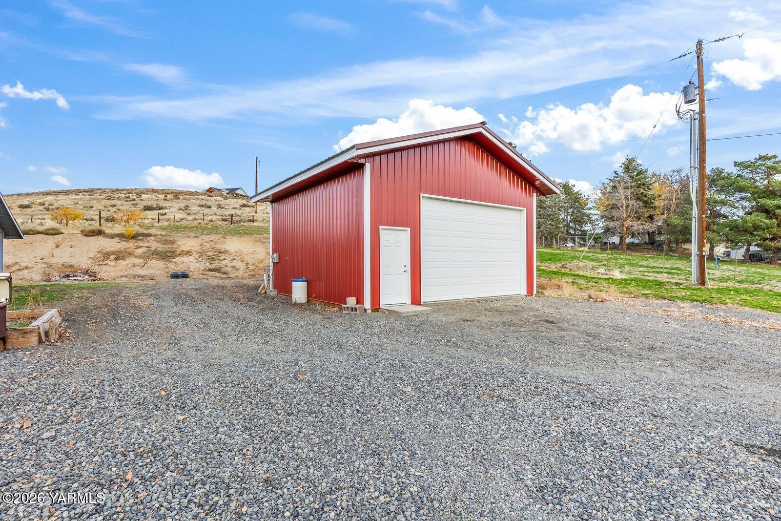 1390 Freimuth Road Selah, WA 98942 - Photo 29 of 48 Shop