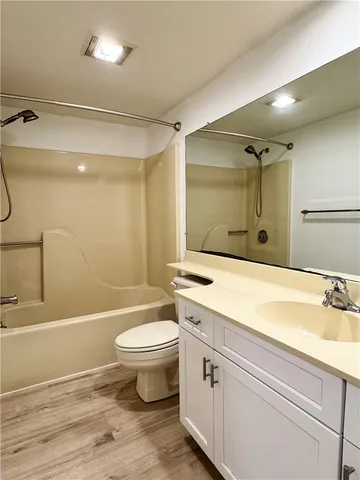 $1,950 | 20 Plantation Drive, Unit 105, Vero Beach, FL 32966