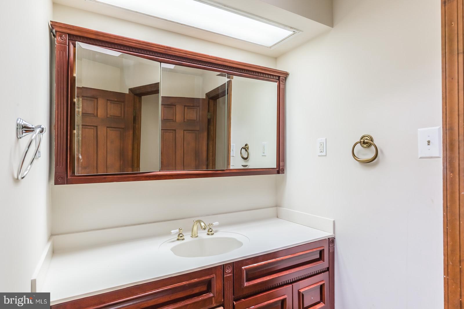 3721 Russell Road Woodbridge, VA 22192 - Photo 15 of 43 Gallery Image 15