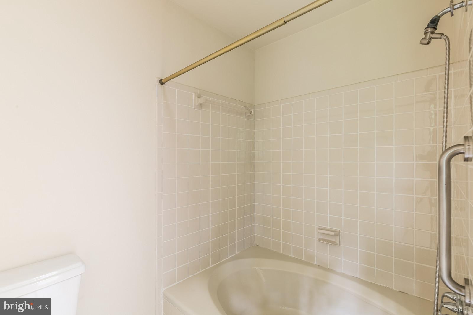 3721 Russell Road Woodbridge, VA 22192 - Photo 16 of 43 Gallery Image 16