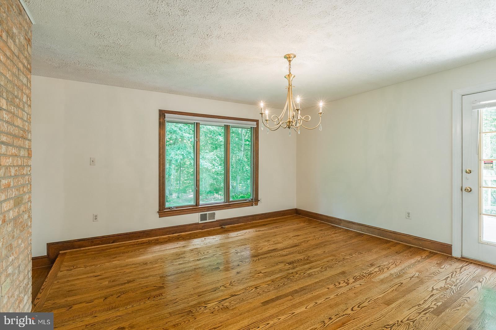 3721 Russell Road Woodbridge, VA 22192 - Photo 22 of 43 Gallery Image 22
