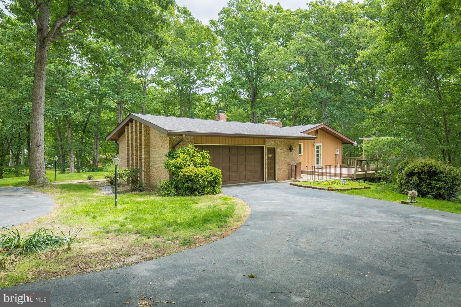 3721 Russell Road Woodbridge, VA 22192 - Photo 35 of 43 Gallery Image 35