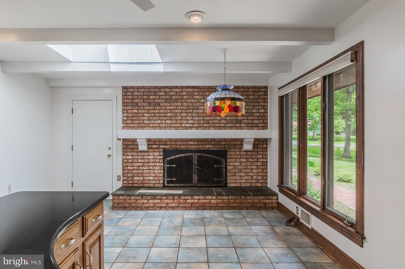 3721 Russell Road Woodbridge, VA 22192 - Photo 7 of 43 Gallery Image 7