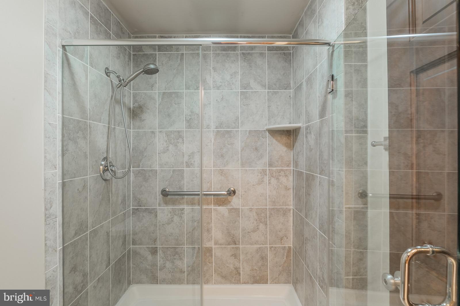 3721 Russell Road Woodbridge, VA 22192 - Photo 8 of 43 Gallery Image 8