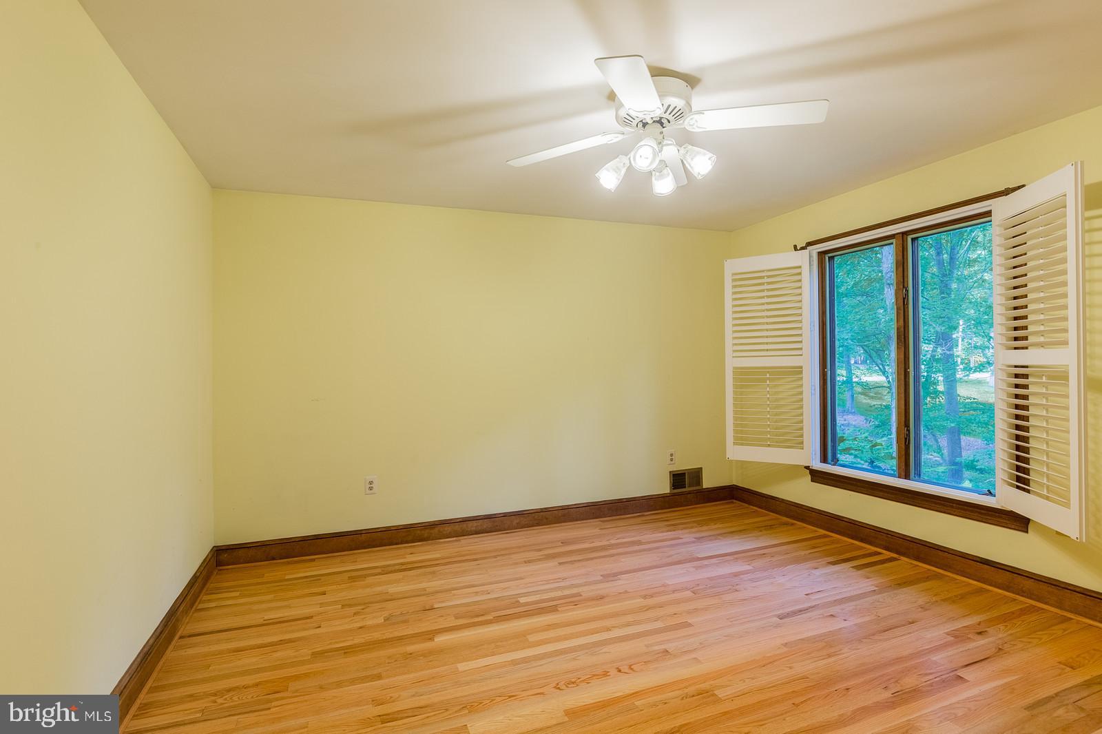 3721 Russell Road Woodbridge, VA 22192 - Photo 10 of 43 Gallery Image 10