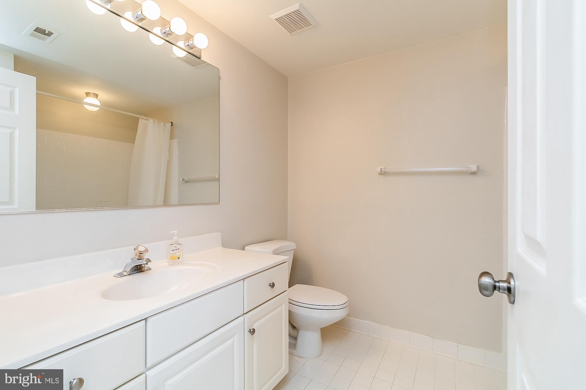 414 Rockfleet Road, Unit 201 Lutherville-Timonium, MD 21093 - Photo 31 of 35 Guest bath