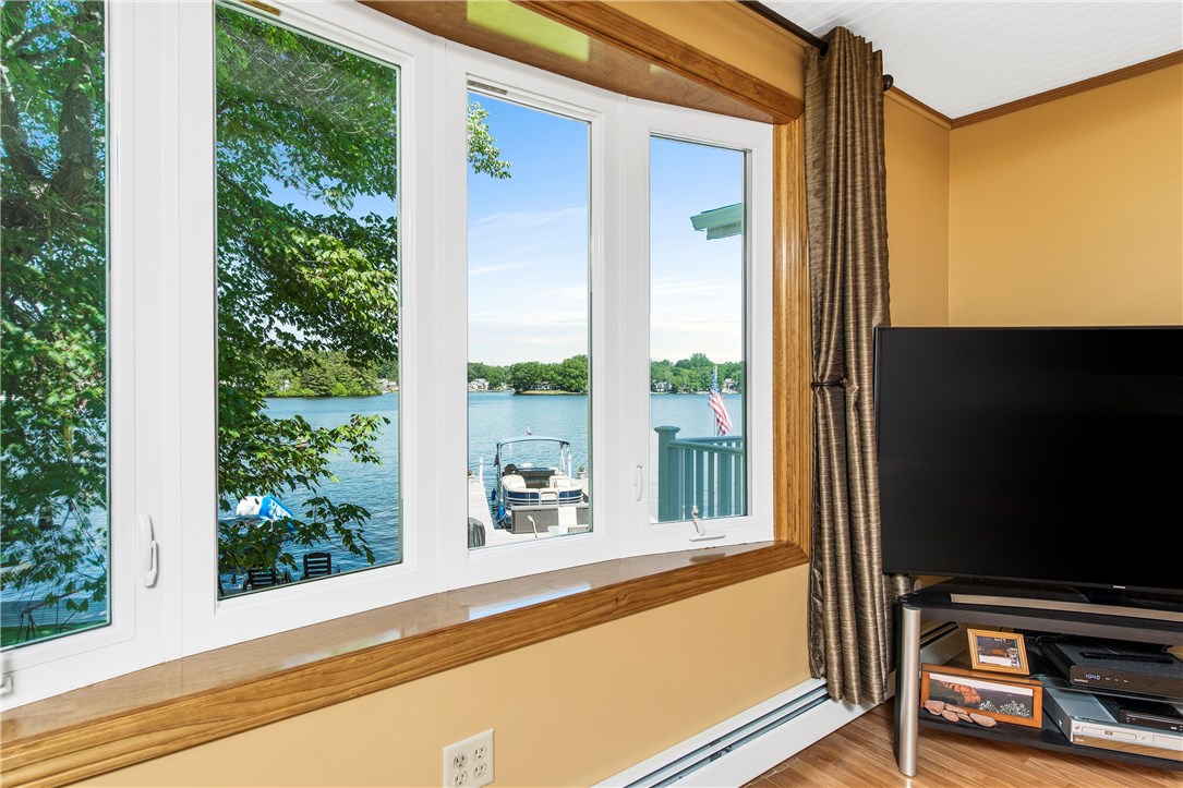 285 Reservoir Road Burrillville, RI 02859 - Photo 16 of 32